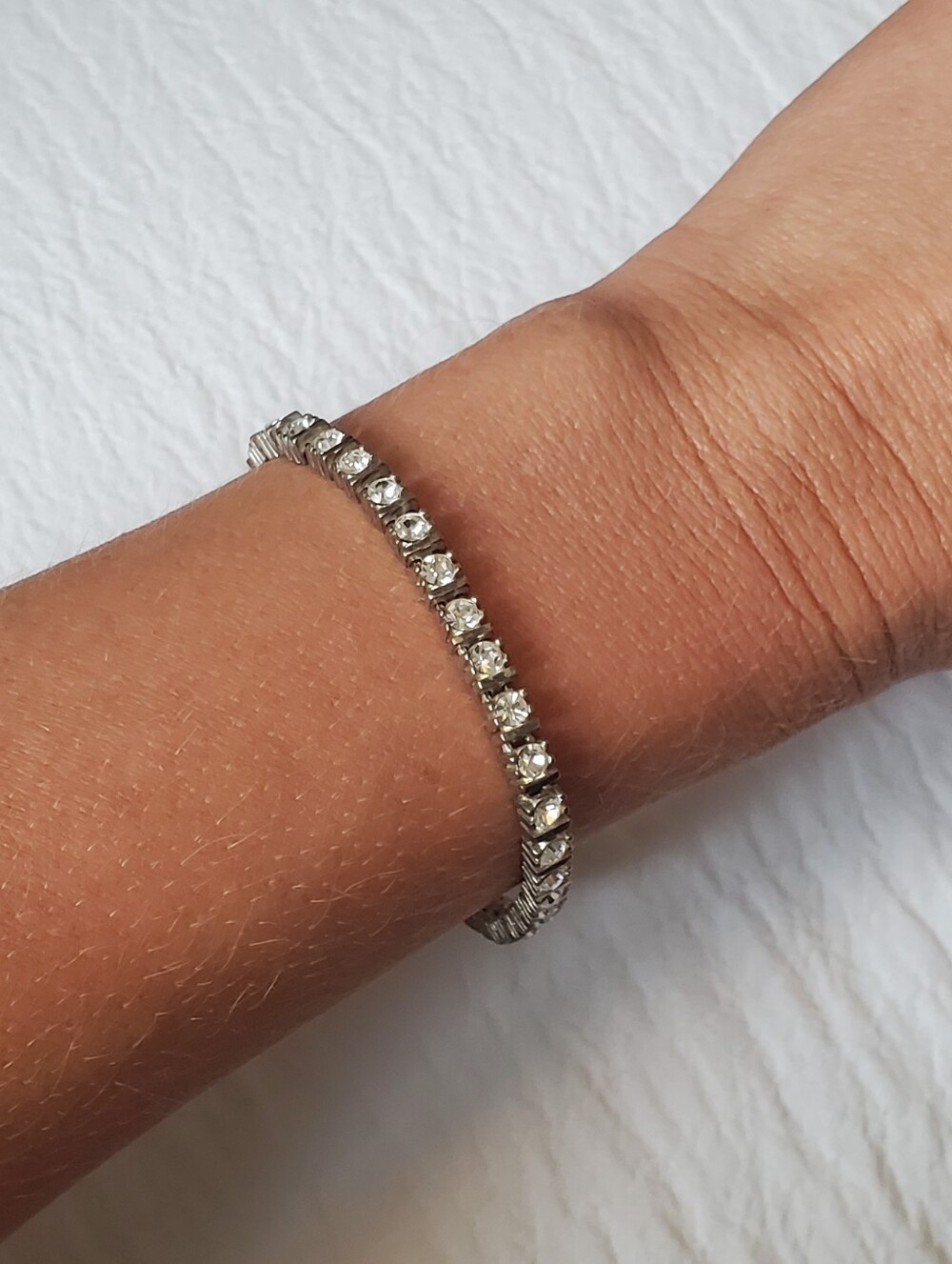 Vintage Silver Tone Rhinestone Tennis Bracelet – Classic Costume Jewelry ✨